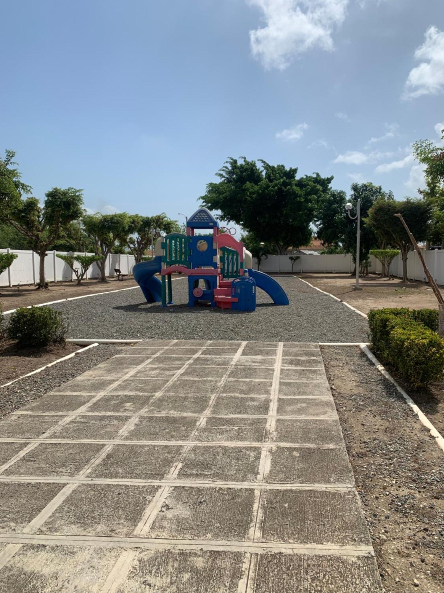 Hotel Caribbean Escape Portmore Exterior foto